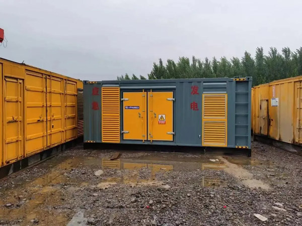 凤城柴油发电机如何判断干式空气滤清器是否需要更换？