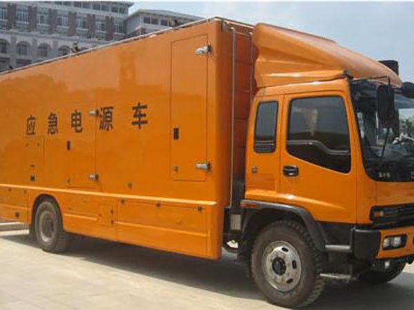 凤城冬季柴油发电机启动前，如何检查燃油系统中的积水？